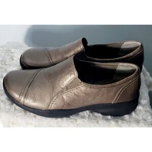 Clarks Womens Inmotion Metallic Leather Loafer Shoe Size 8W Casual Professional